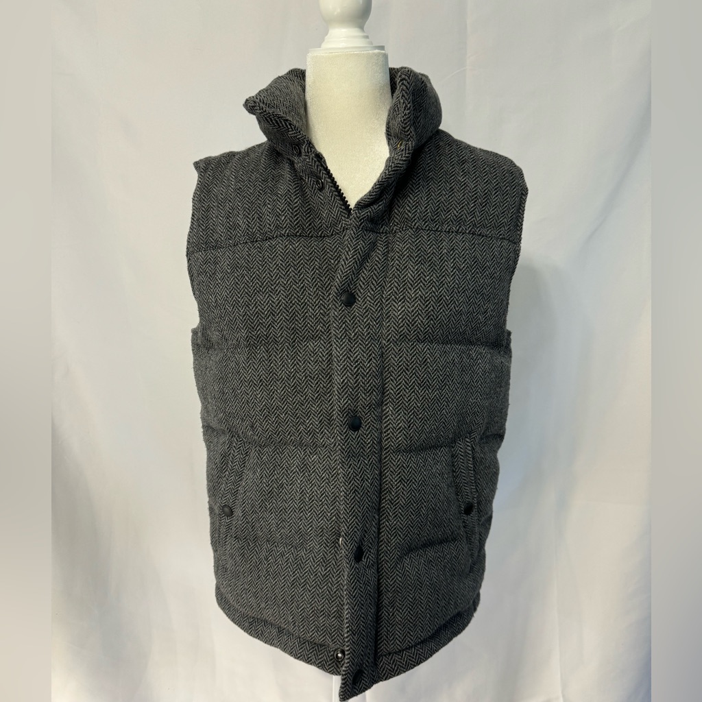 American Eagle Puffer Vest, Herringbone Fabric Outer. Down & Feather Insulated.